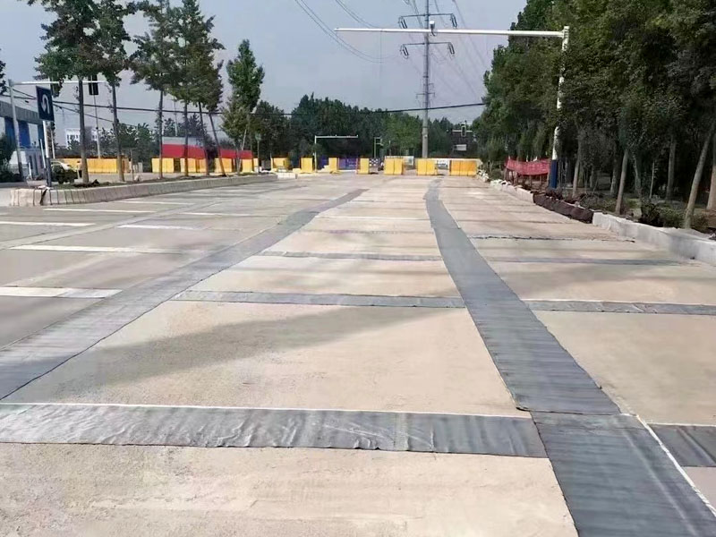 抗裂贴施工