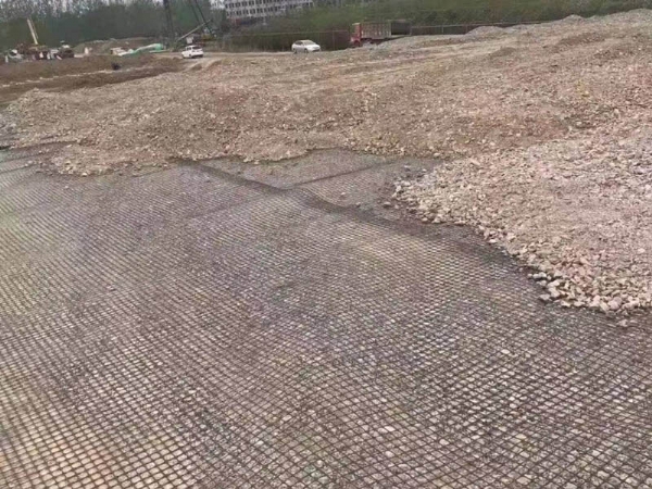 双向塑料土工格栅施工
