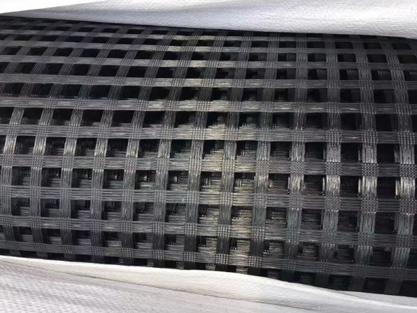 塑料土工格栅和土工布有什么区别